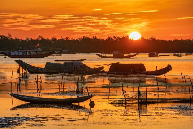 Sunset on Tam Giang Lagoon Tour | BrothersTravel - only 26$